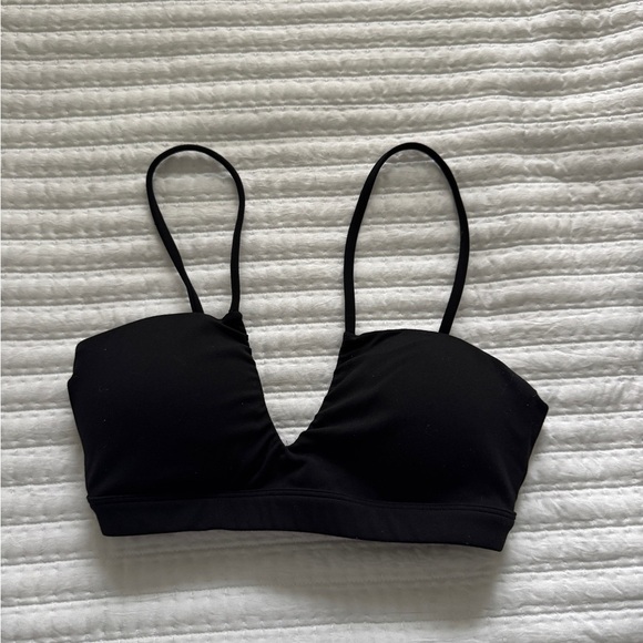 Source Unknown Other - Black Crisscross Sports Bra XS